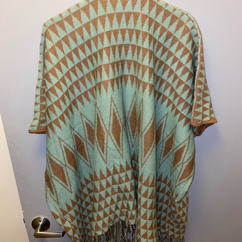 Poncho - Picture 2 of 3